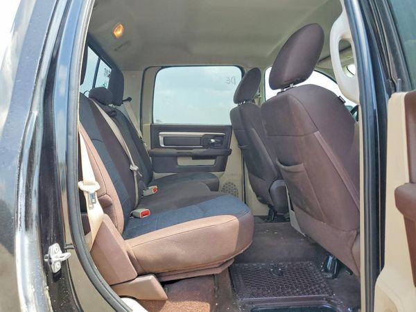 2015 RAM 1500 SLT