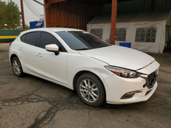 2018 MAZDA 3 Sport