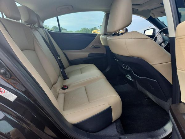 2019 LEXUS ES 350
