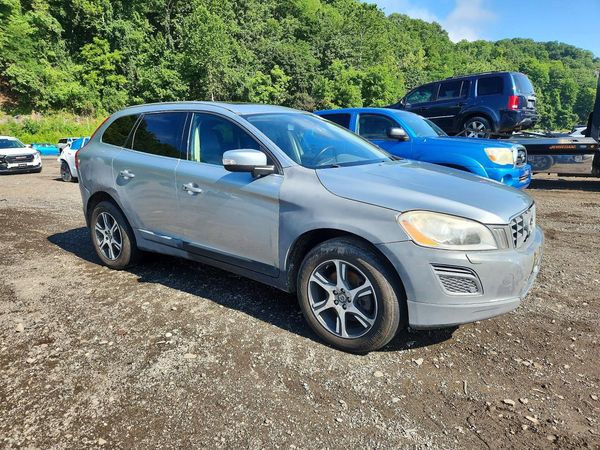2013 VOLVO XC60 — Passenger 3/4