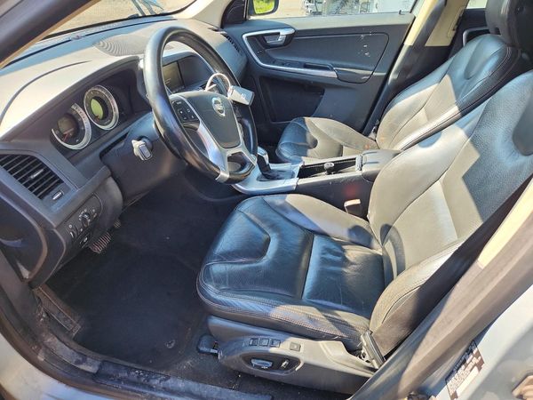 2013 VOLVO XC60 — DENT