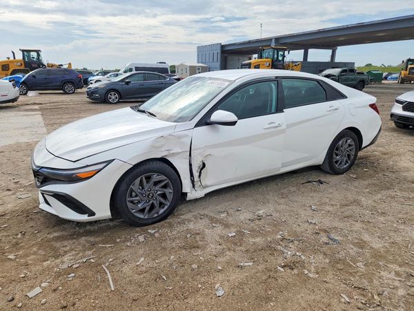 2024 HYUNDAI ELANTRA