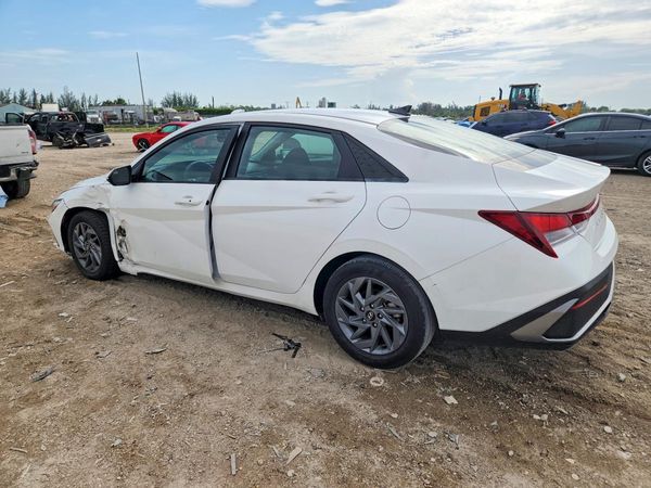 2024 HYUNDAI ELANTRA