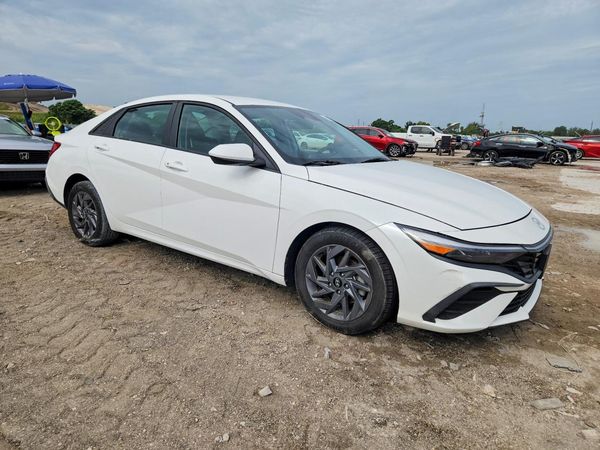 2024 HYUNDAI ELANTRA