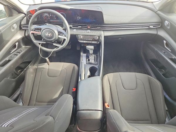 2024 HYUNDAI ELANTRA