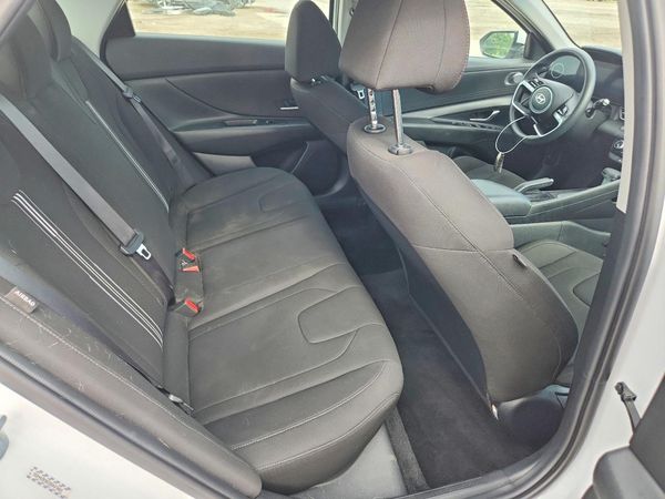 2024 HYUNDAI ELANTRA