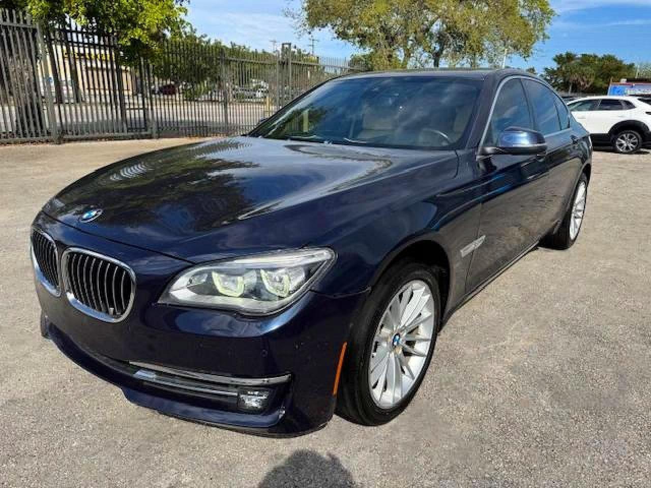 2015 BMW 750