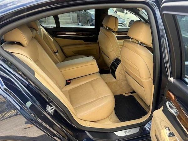 2015 BMW 750