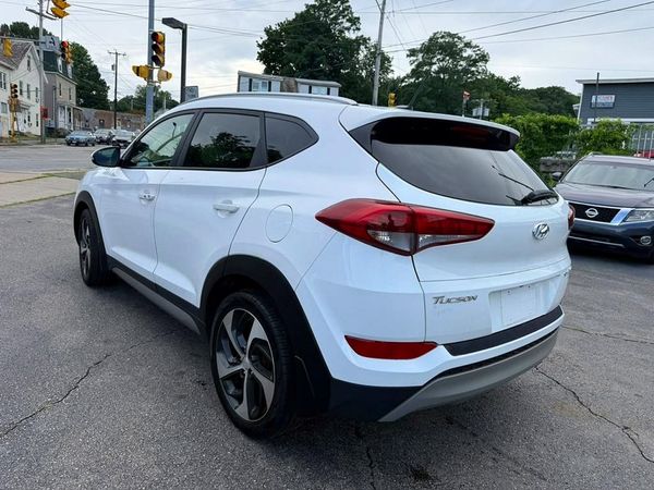 2017 HYUNDAI TUCSON