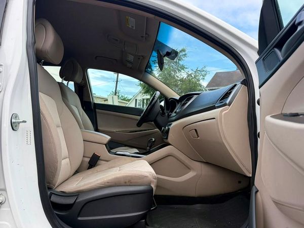 2017 HYUNDAI TUCSON