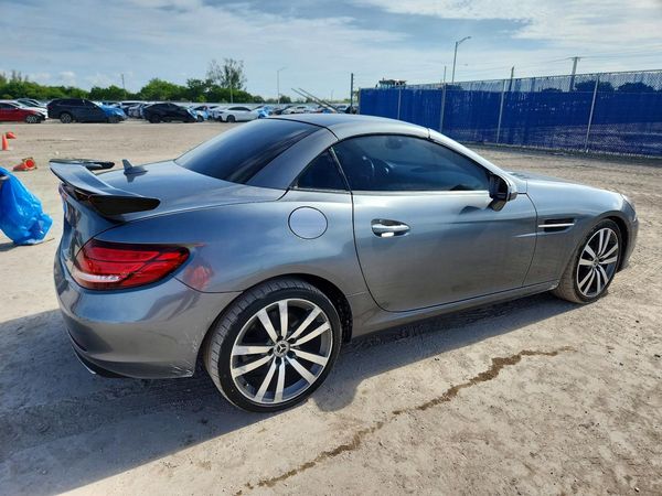 2017 MERCEDES-BENZ SLC SLC300