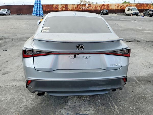 2021 LEXUS IS 300 Comfort