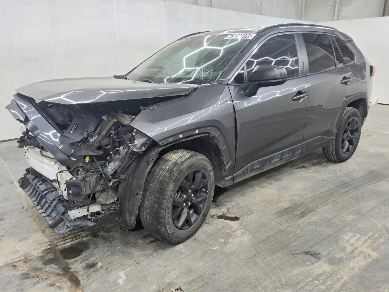 2021 TOYOTA RAV4 LE — Front 3/4