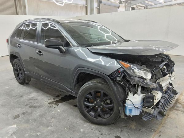 2021 TOYOTA RAV4 LE — Passenger 3/4