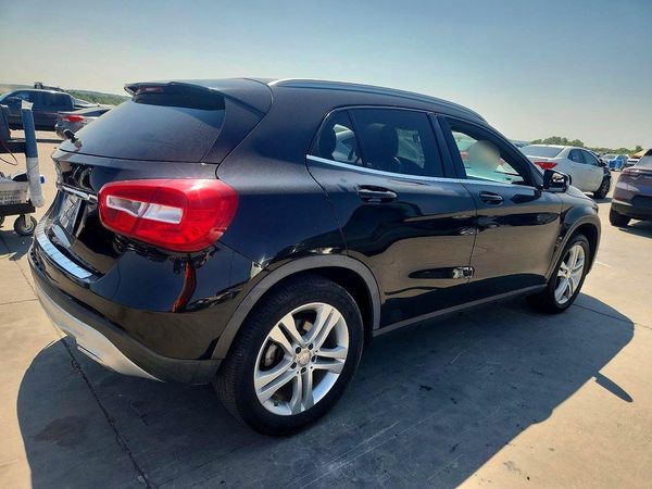 2017 MERCEDES-BENZ GLA GLA250