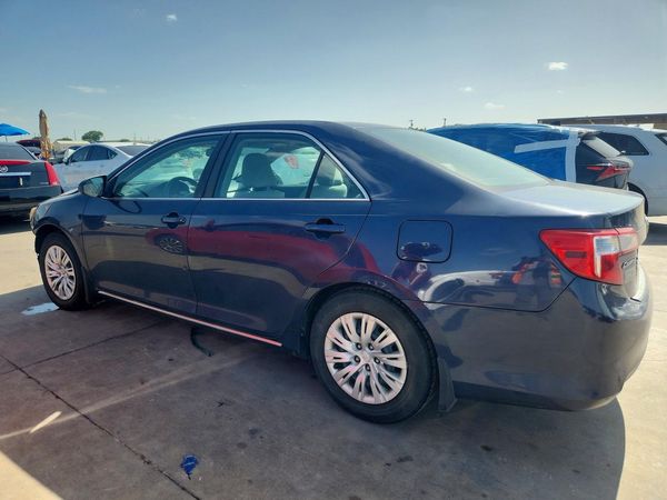 2014 TOYOTA CAMRY