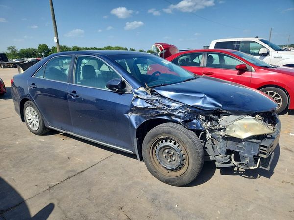 2014 TOYOTA CAMRY