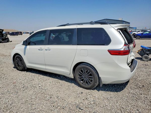 2016 TOYOTA SIENNA