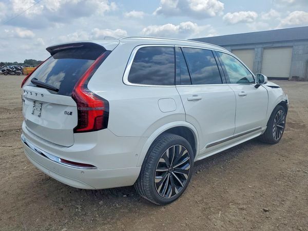 2026 VOLVO XC90 Plus Bright