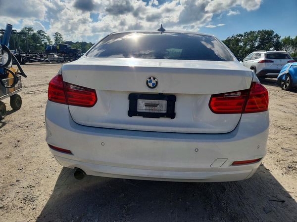2015 BMW 320