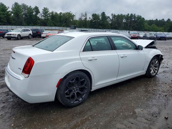 2017 CHRYSLER 300