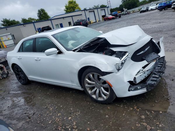2017 CHRYSLER 300