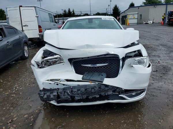 2017 CHRYSLER 300