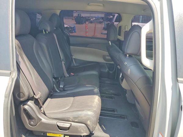 2025 KIA CARNIVAL