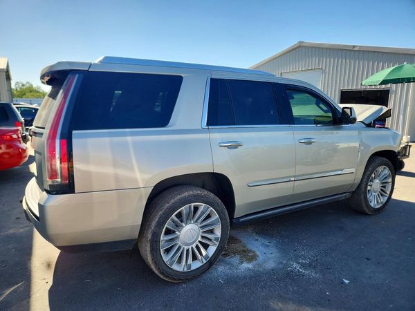 2016 CADILLAC ESCALADE Platinum
