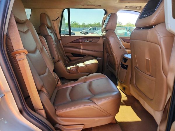 2016 CADILLAC ESCALADE Platinum