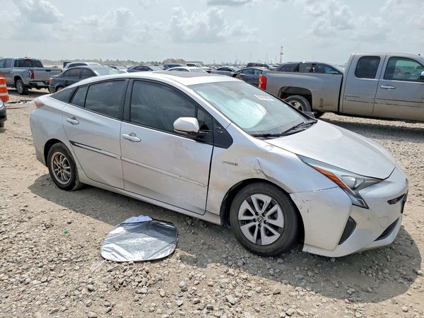 2018 TOYOTA PRIUS