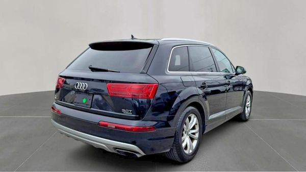 2017 AUDI Q7 quattro Premium Plus