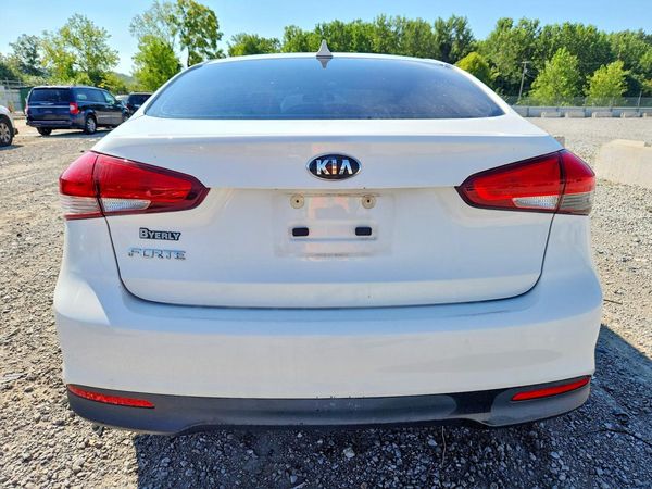 2018 KIA FORTE LX Base