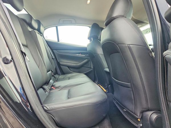 2023 MAZDA 3 Select Package