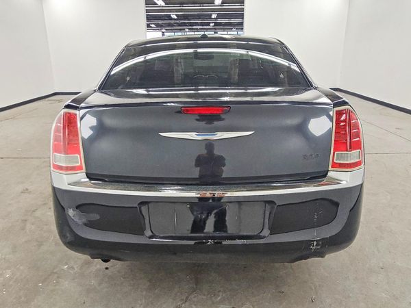 2012 CHRYSLER 300 Base/Limited