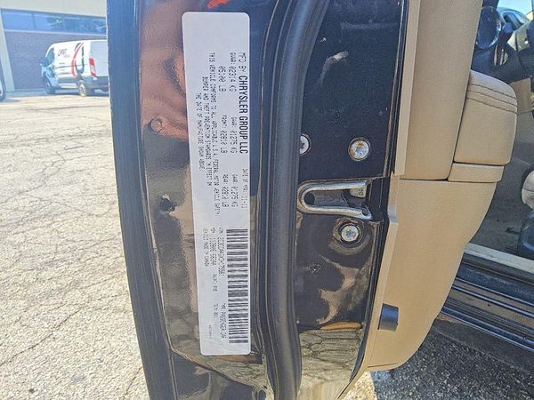 2012 CHRYSLER 300 Base/Limited