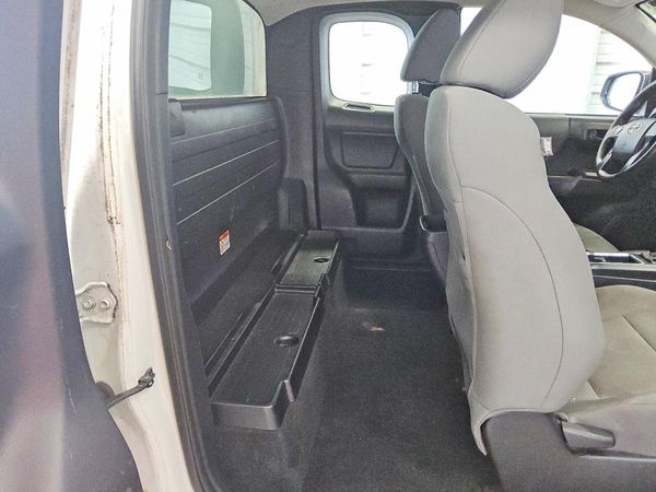 2017 TOYOTA TACOMA SR/SR5
