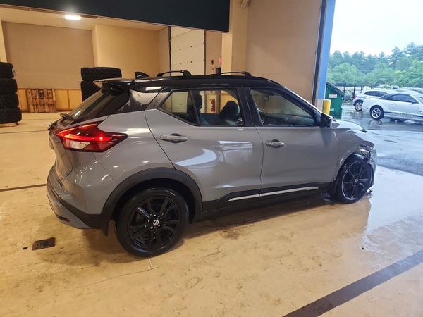 2021 NISSAN KICKS