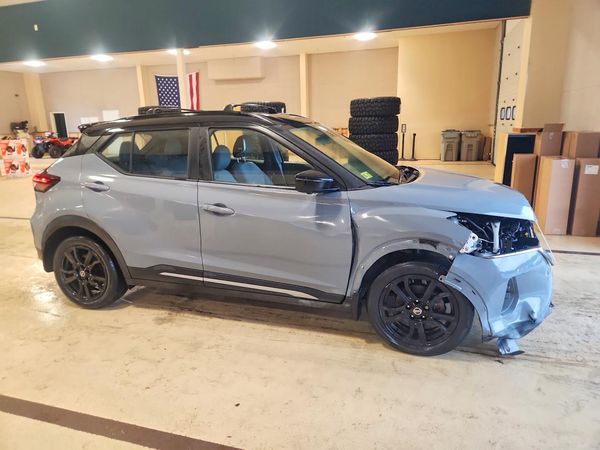 2021 NISSAN KICKS