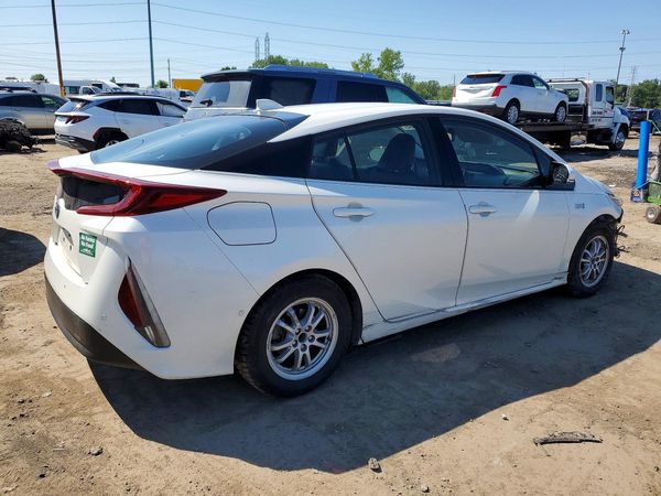 2018 TOYOTA PRIUS Plus/Premium/Advanced