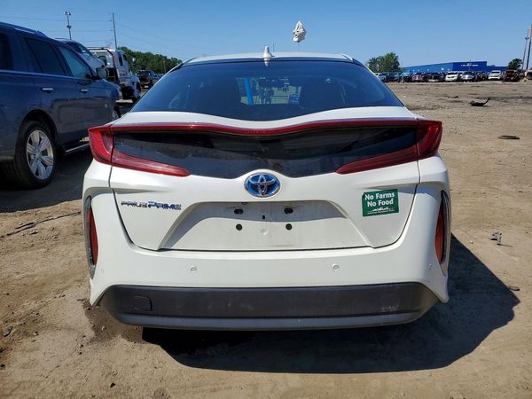 2018 TOYOTA PRIUS Plus/Premium/Advanced