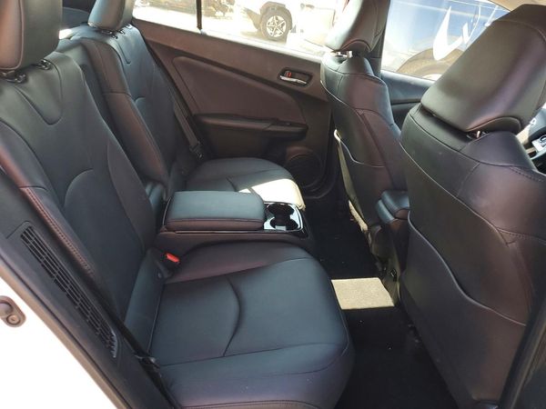 2018 TOYOTA PRIUS Plus/Premium/Advanced