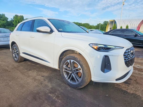 2025 AUDI Q5 quattro Premium