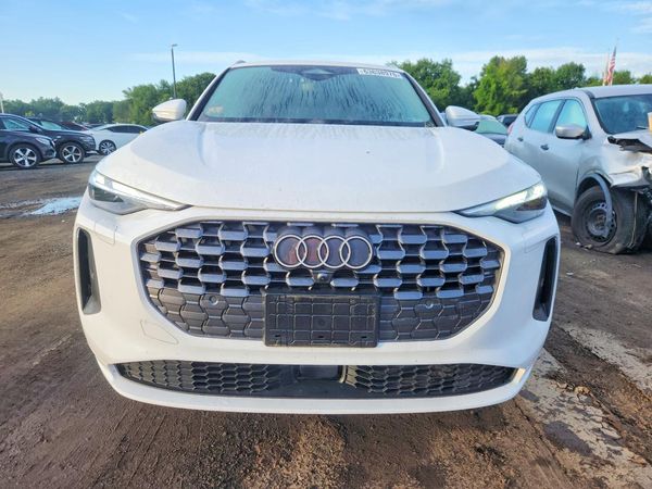 2025 AUDI Q5 quattro Premium