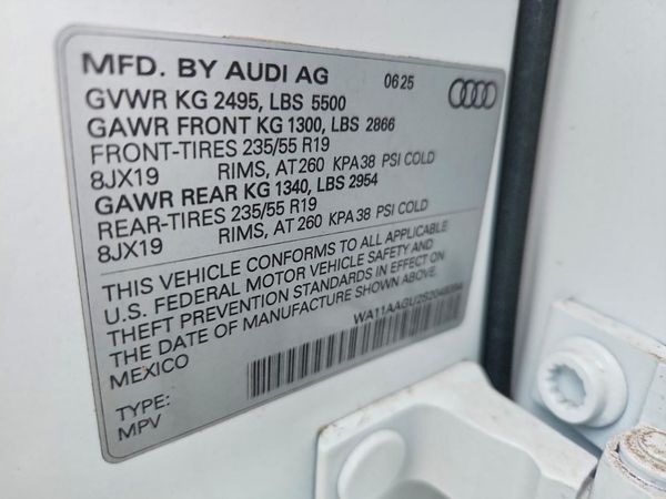2025 AUDI Q5 quattro Premium
