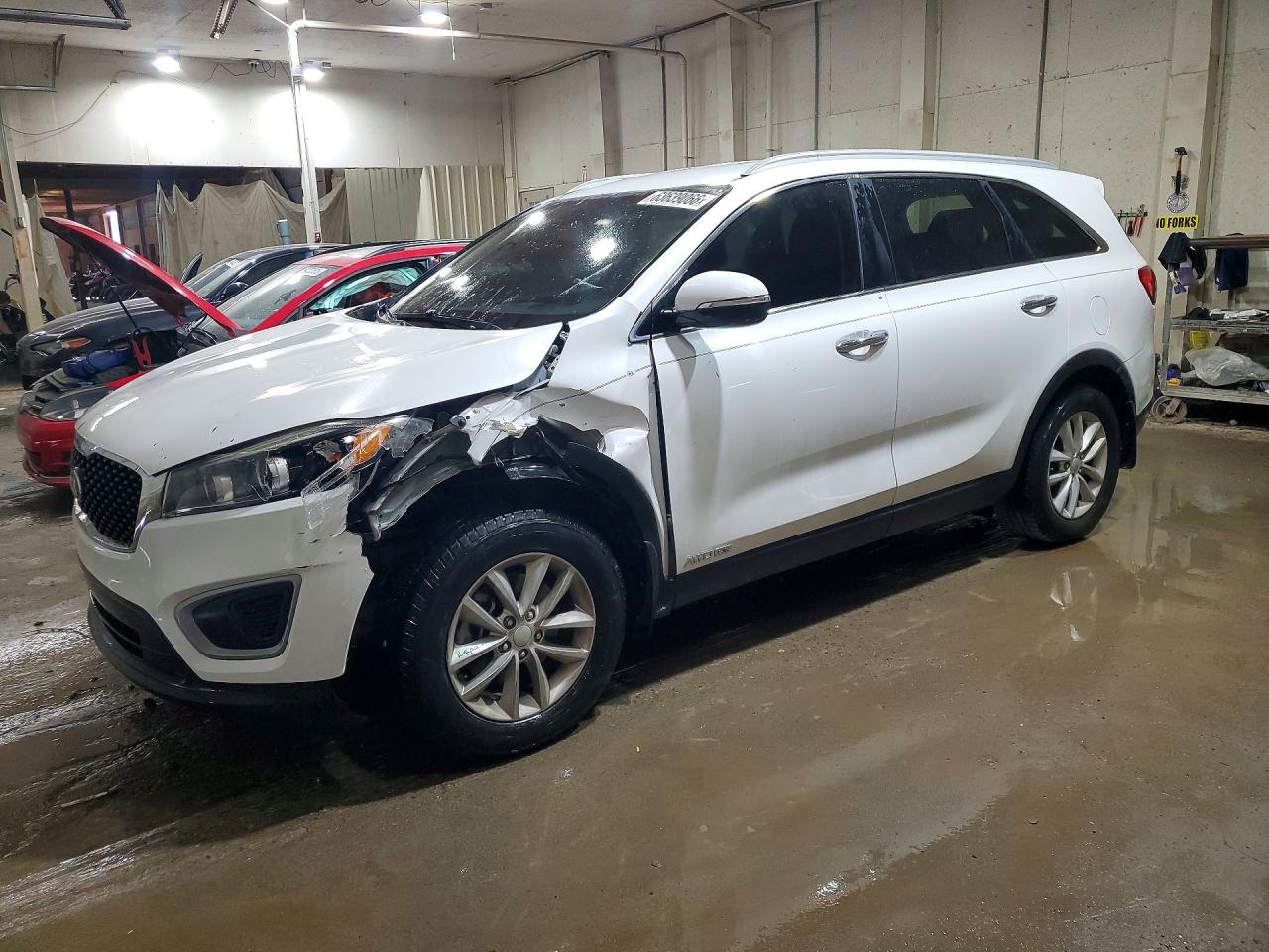2017 KIA SORENTO L, LX