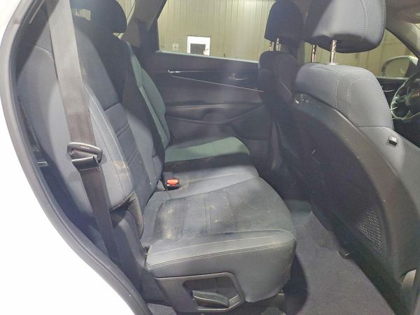 2017 KIA SORENTO L, LX
