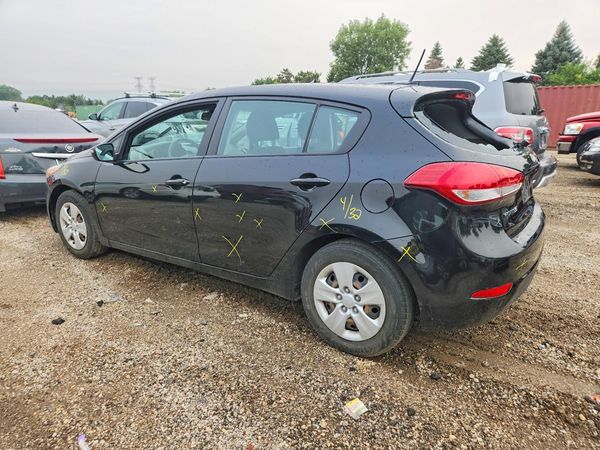 2017 KIA FORTE5 LX