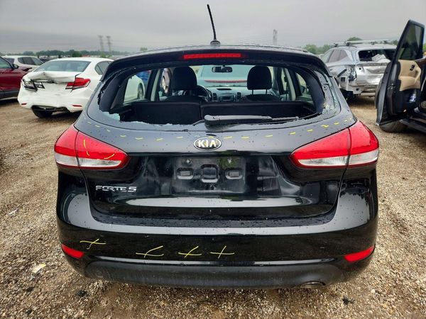 2017 KIA FORTE5 LX