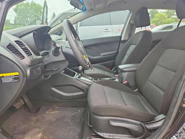 2017 KIA FORTE5 LX